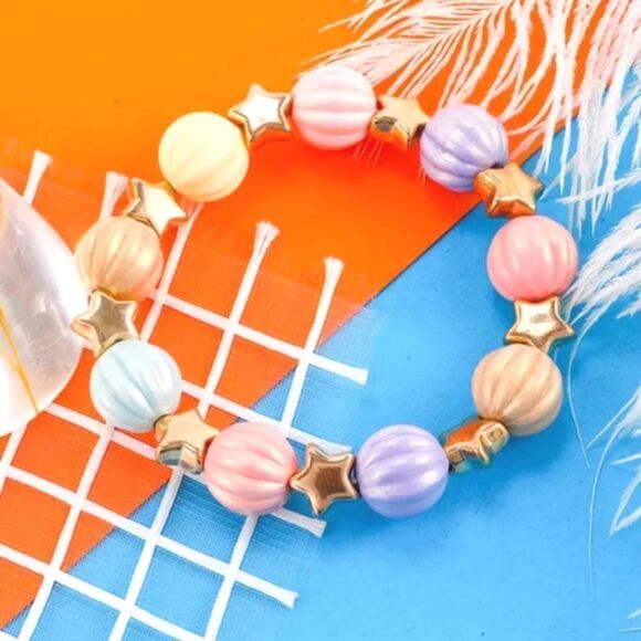 Girls Cute Acrylic latern Beads Bracelet - Picture 1 of 7